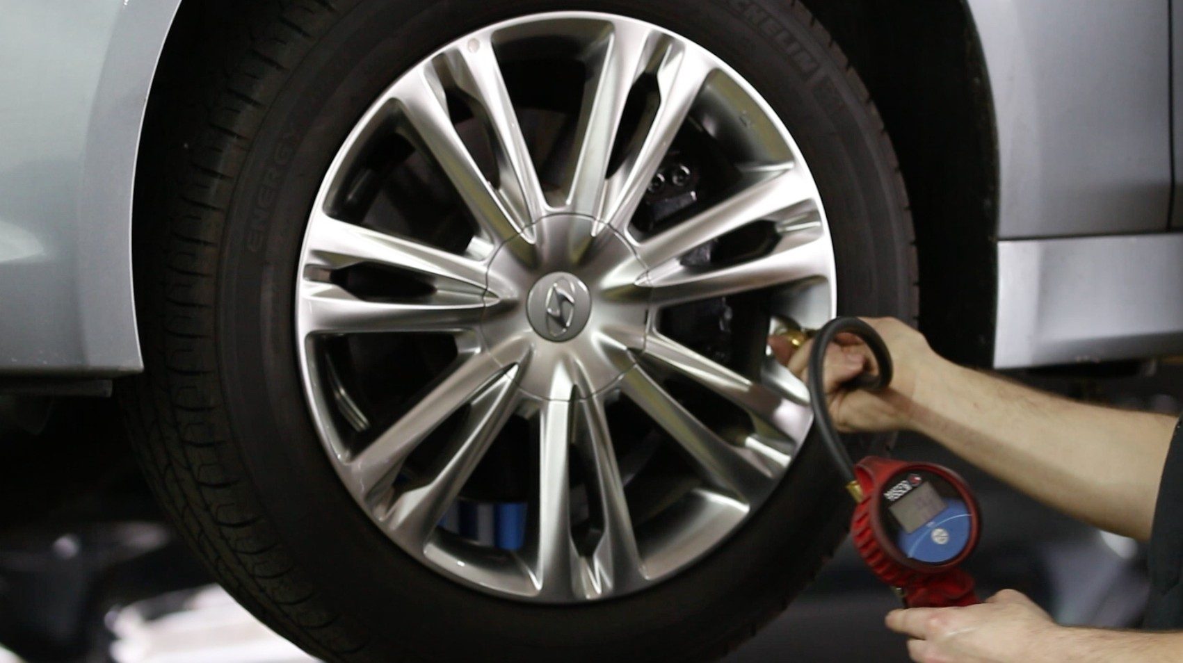 Hyundai - Tire Pressure Check